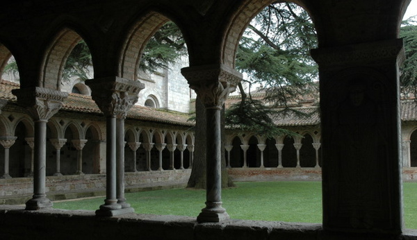 Moissac - Le cloître de l'abbaye Saint Pierre de Moissac - © M.CRIVELLARO